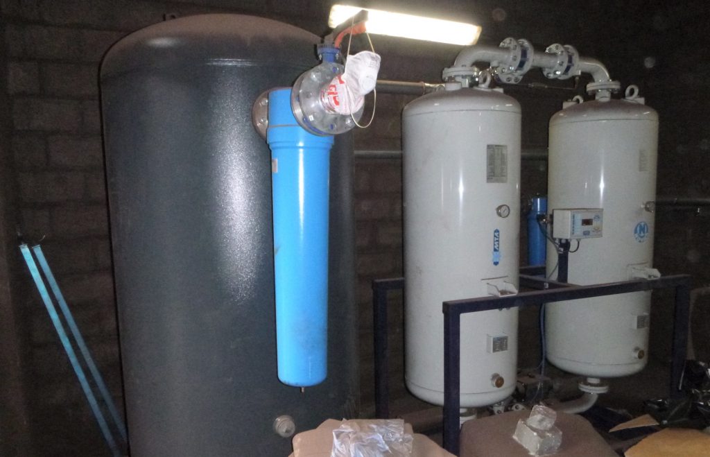 Instalación de sistema de filtrado y secado de aire comprimido